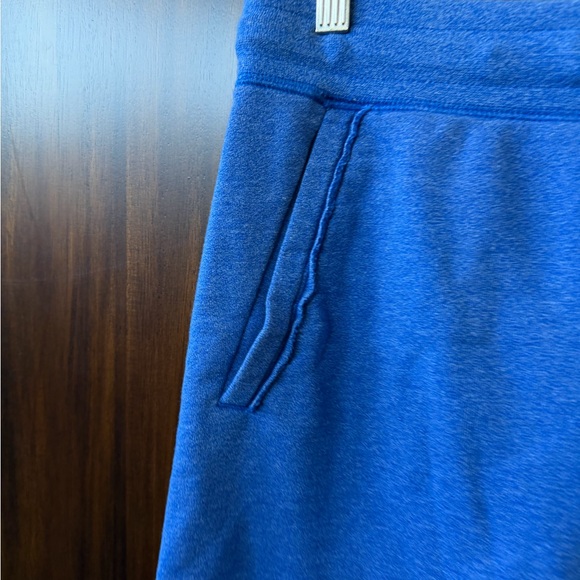 Nike Sportswear shorts ‘CLUB ALUMNI' in Royal Blue! Men’s Large! - Picture 5 of 10